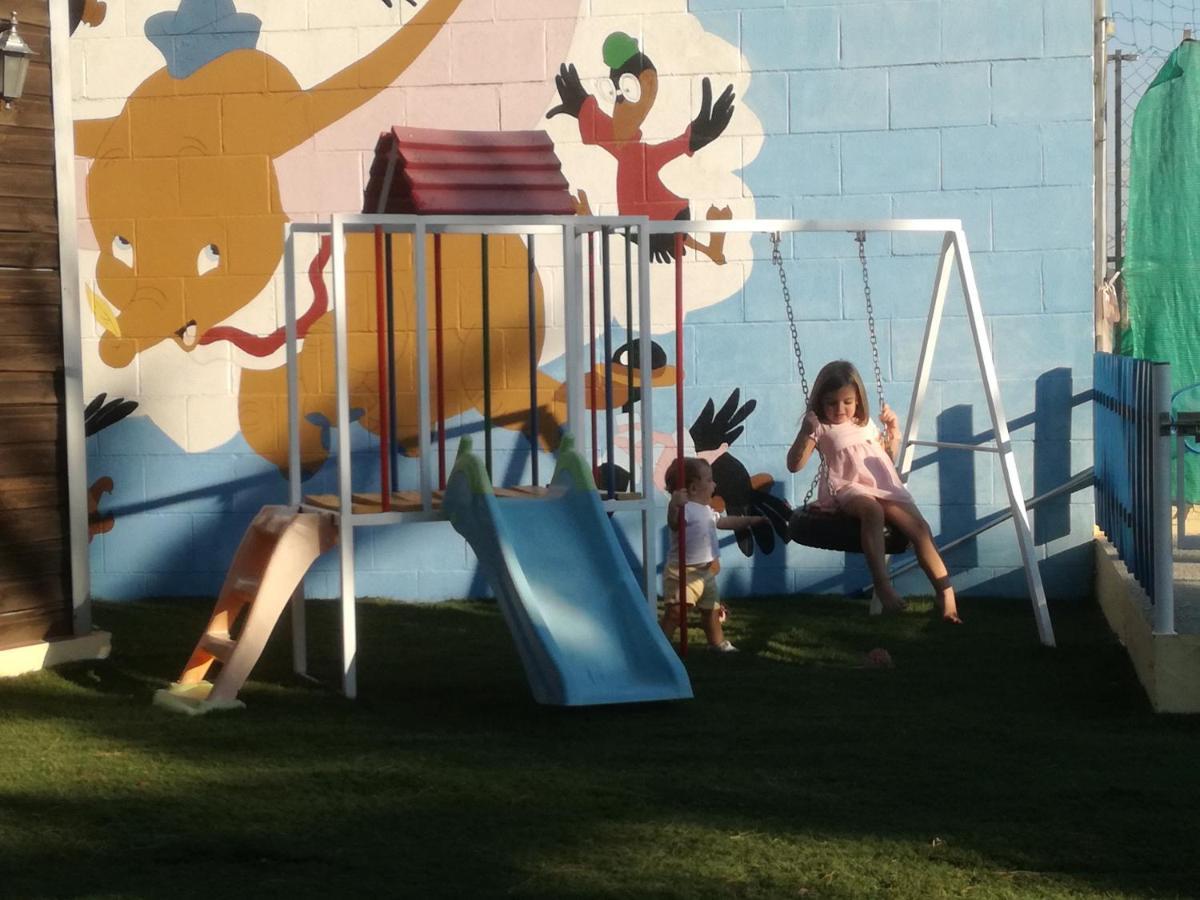 Bungalow Perotonar Ideal Para Familia Con Ninos La Puebla de Cazalla Eksteriør bilde